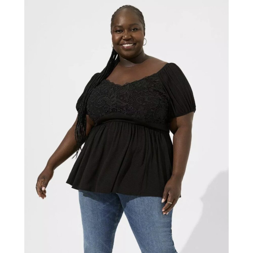 TORRID Size 1  Black Crinkle Gauze  Top With Lace  Puff  Sleeve Black  BNWT